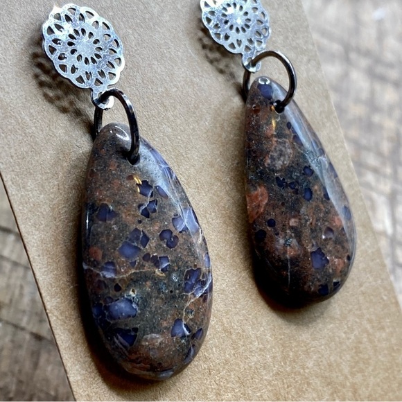 Gray Tiger’s Eye in Matrix Stone Tear Drop Stud Back Earrings - Picture 2 of 4